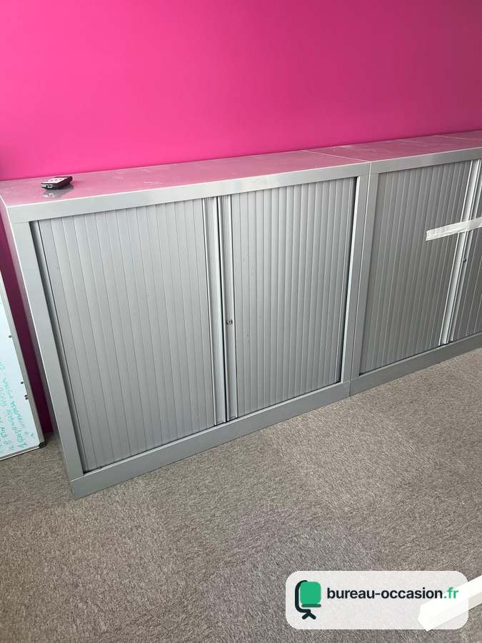 Armoire basse grise d'occasion à rideaux : crédence ou séparation