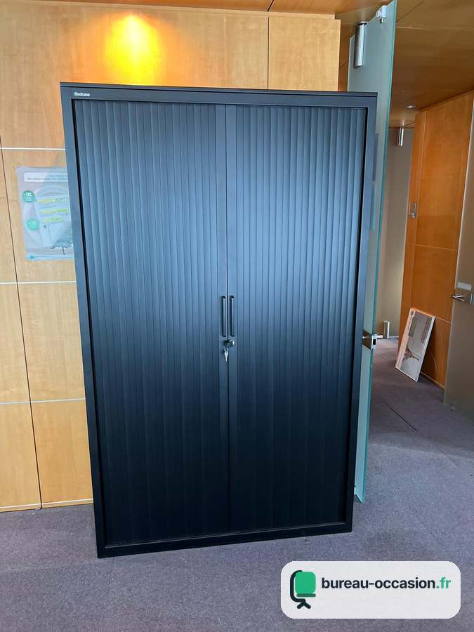 Armoire haute d'occasion : métal noir, deux rideaux à lamelles