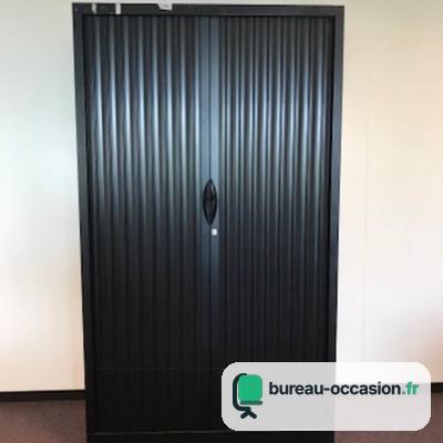 Armoire haute d'occasion : tout métal noir, rideaux verticaux