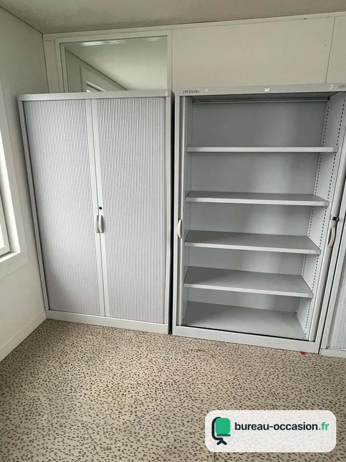 Armoire haute métallique d'occasion à rideaux, gris alu