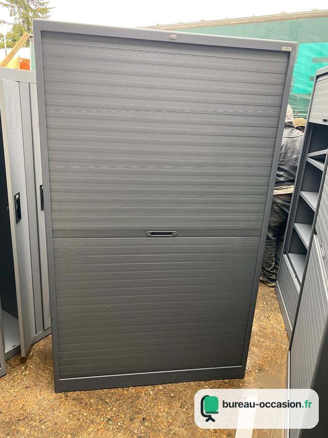 Armoire métallique haute d'occasion : rideaux et structure anthracite