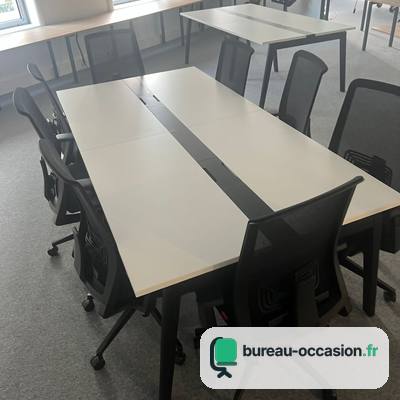 Bench d'occasion blanc à séparation noire : îlots de 4 à 6 postes