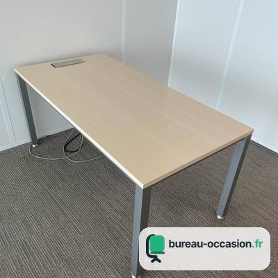 Bureau droit d'occasion à petit prix : érable et pieds gris
