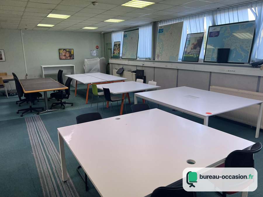 Bureau droit d'occasion à plateau blanc : idéal open space