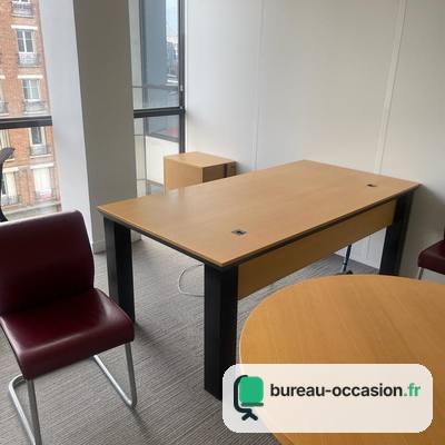 Bureau droit d'occasion : plateau chêne et pieds noirs