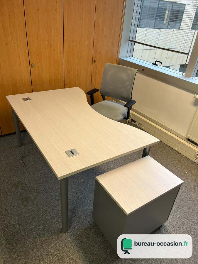 Bureau vague d'occasion bois clair : livré avec son caisson