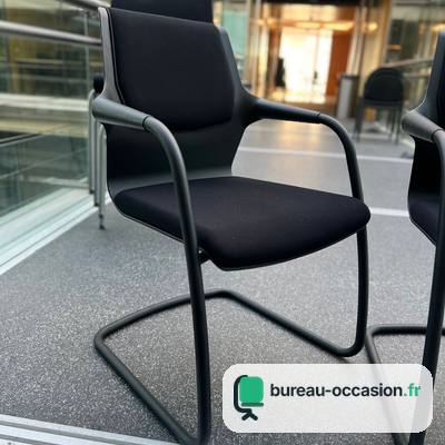 Chaise de réunion d'occasion : pied luge noir, coque et accoudoirs