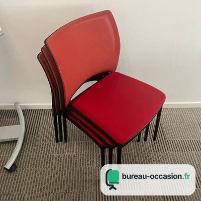 Chaise de réunion empilable d'occasion : rouge, sans accoudoirs