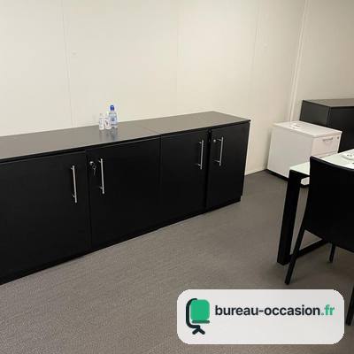 Crédence d'occasion noire basse avec portes battantes
