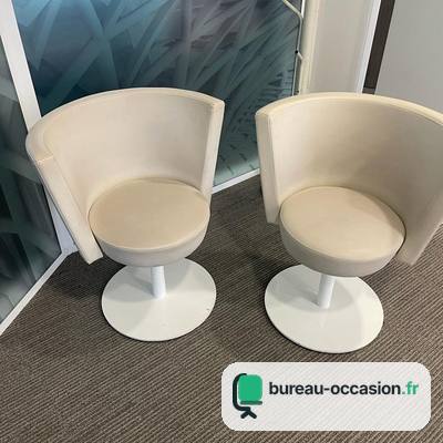 Fauteuil d'occasion cabriolet pivotant, coloris crème