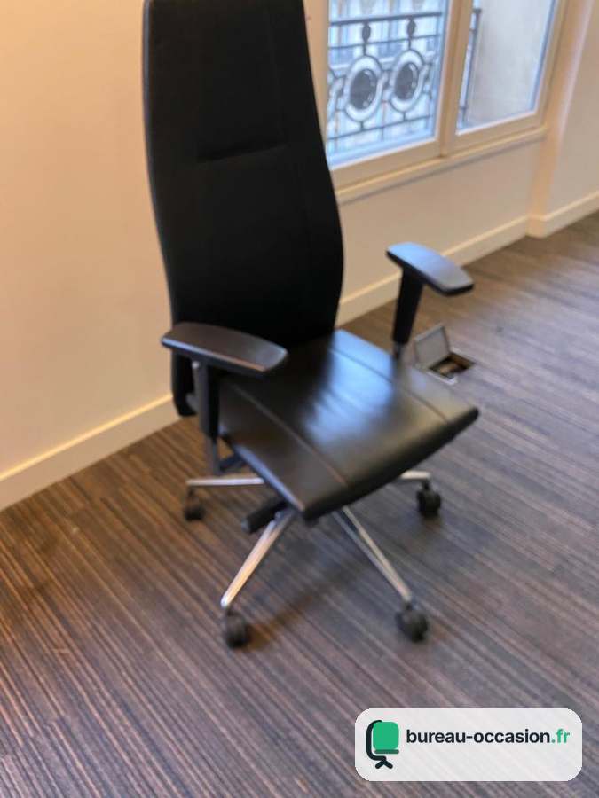 Fauteuil de direction d'occasion en cuir noir : dossier haut