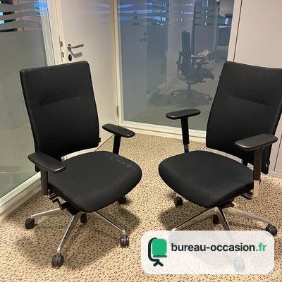 Fauteuil de travail d'occasion en tissu noir, base aluminium poli