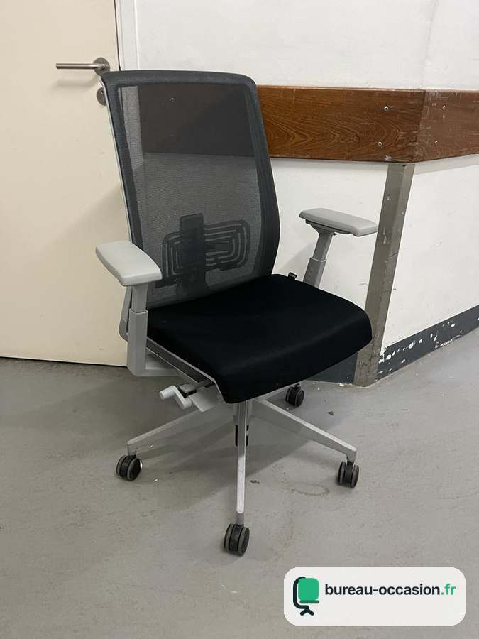 Fauteuil ergonomique d'occasion : résille anthracite et soutien lombaire