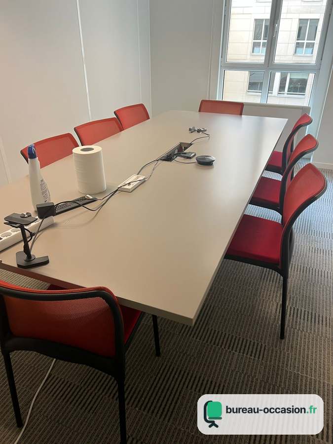 Grande table de réunion d'occasion gris clair : 10 personnes