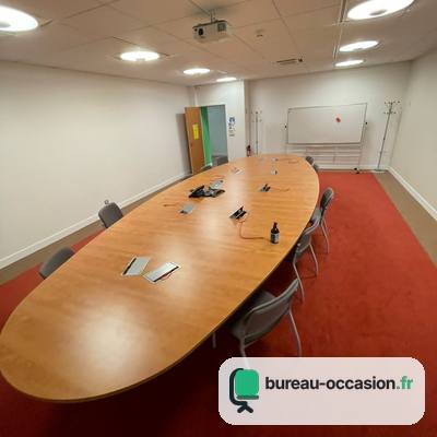 Grande table ovale d'occasion en merisier : trappes, environ 12 places