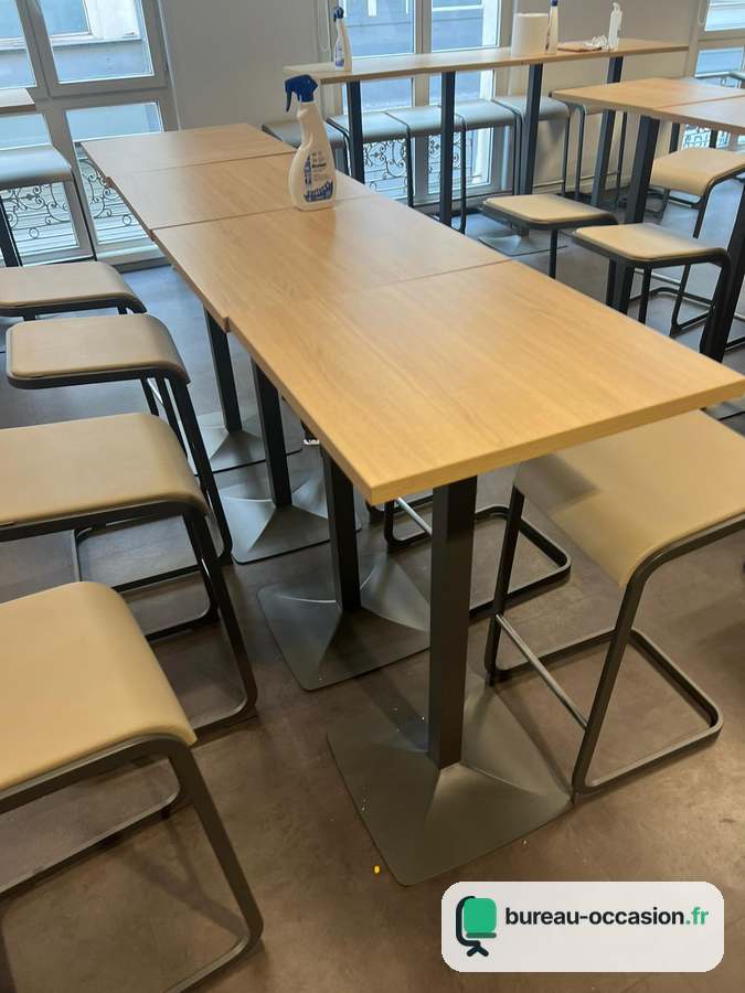 Mange-debout d'occasion : plateau bois clair sur pied central noir