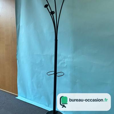 Porte-manteau d'occasion sur pied : métal noir et anneau parapluie