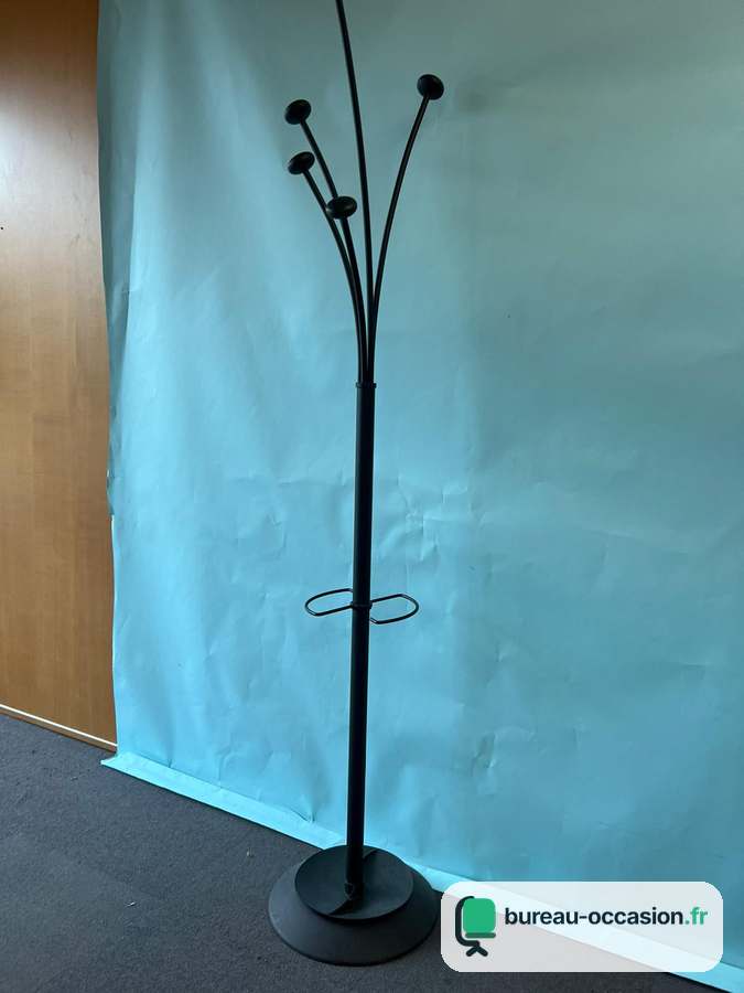 Porte-manteau d'occasion sur pied : métal noir et anneau parapluie