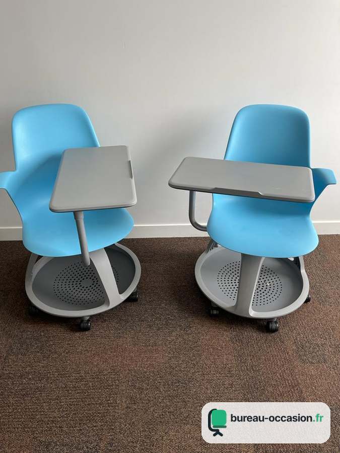 Steelcase Node d'occasion : siège bleu à tablette pivotante