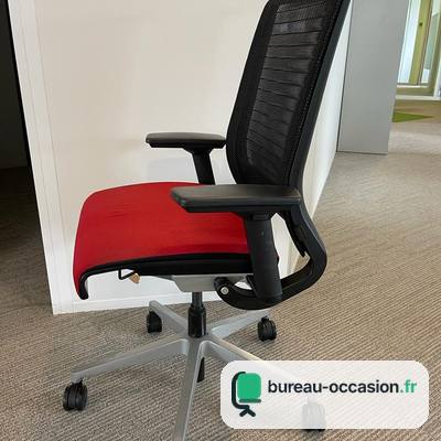 Steelcase Think d'occasion : fauteuil résille noir, assise rouge