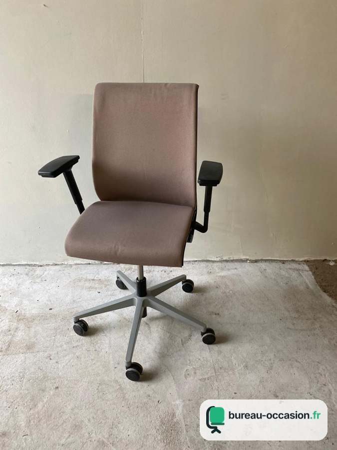 Steelcase Think d'occasion : fauteuil tissu taupe, dos à lamelles