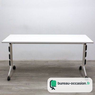 Table basculante d'occasion blanche : mobile sur roulettes, gain de place