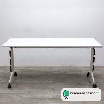 Table basculante d'occasion blanche : mobile sur roulettes, gain de place