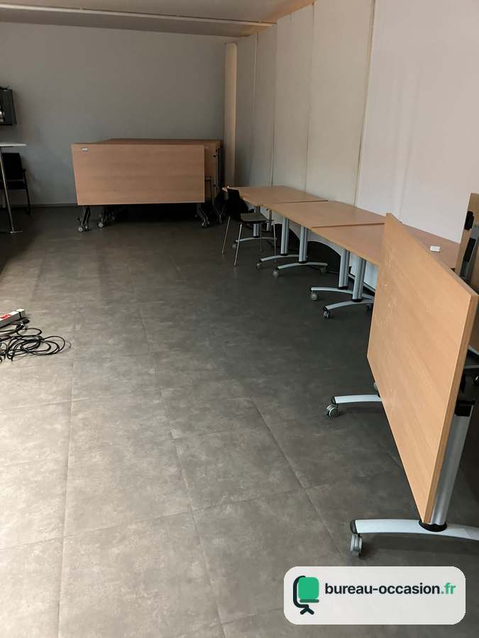 Table basculante d'occasion en hêtre : sur roulettes, emboîtable