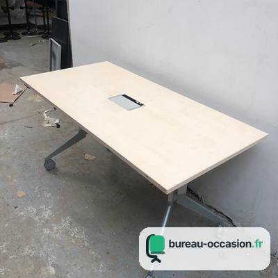 Table basculante d'occasion finition érable : trappe et roulettes