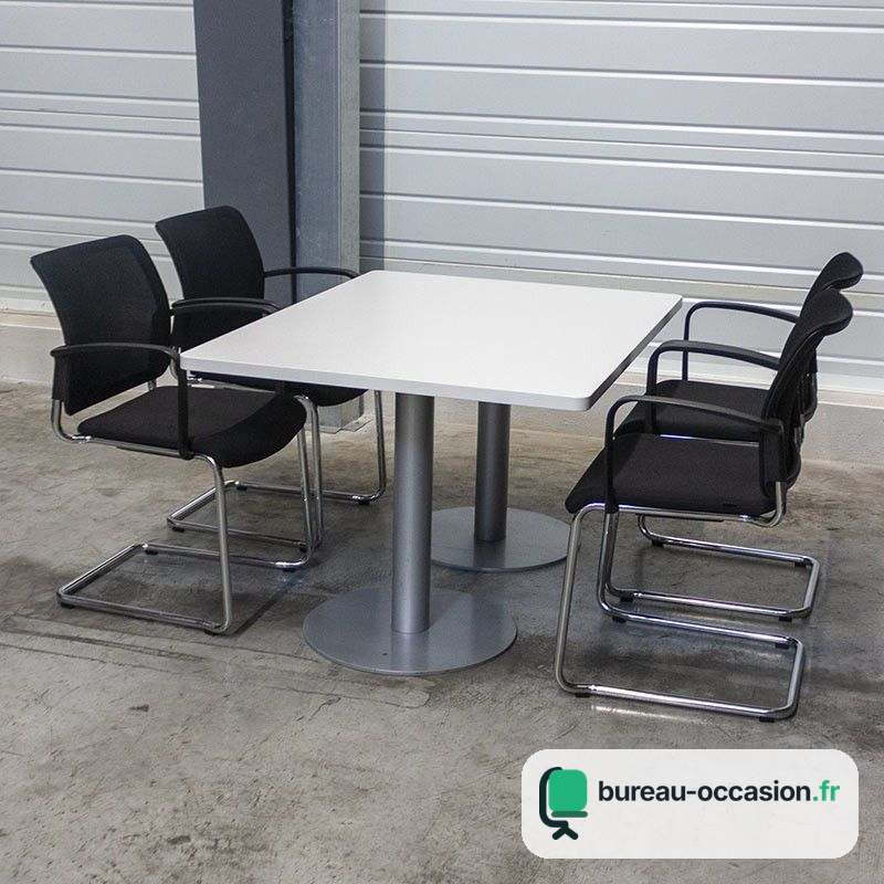 Table carrée d'occasion blanche : pied colonne gris, 4 personnes