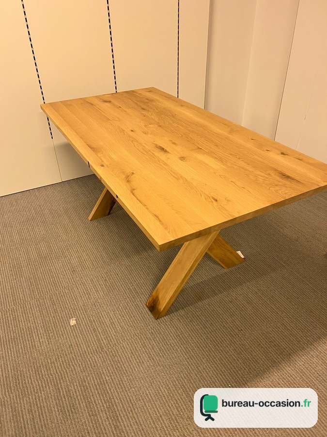 Table d'occasion en chêne massif : piètement en X, 6 à 8 places