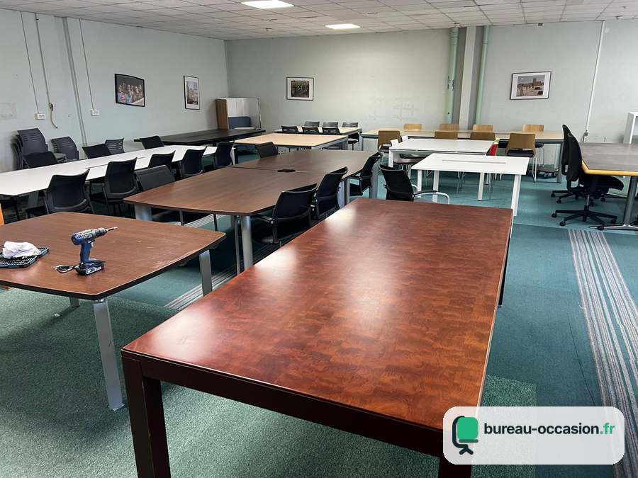 Table de conférence d'occasion grand format : plateau acajou