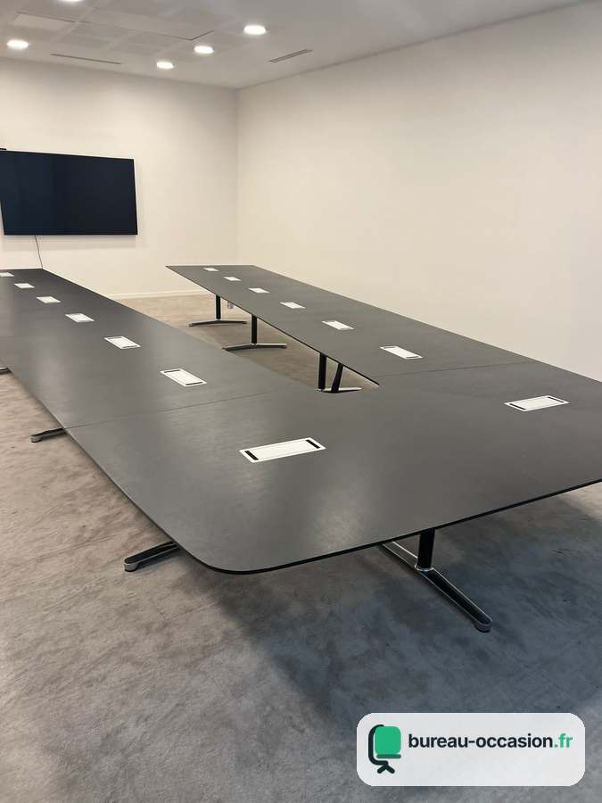 Table de conférence d'occasion noire modulaire connectée, 16-20 pl.