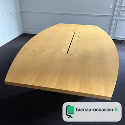 Table de conférence d'occasion tonneau chêne : 16 à 20 places