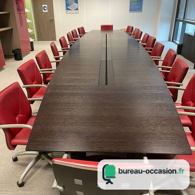 Table de conférence d'occasion XXL en wengé : 20 places, goulotte