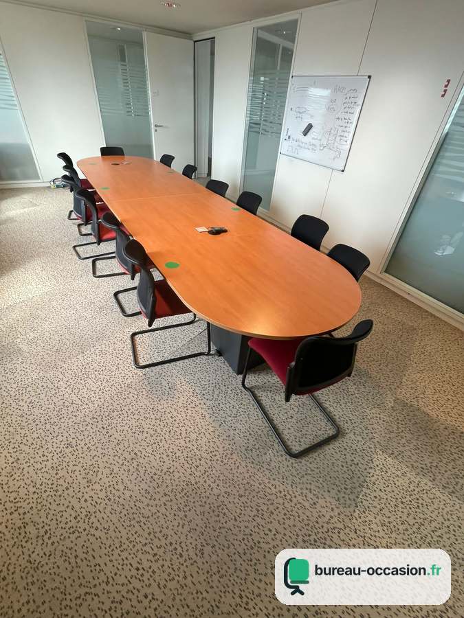 Table de conseil d'occasion merisier : bouts arrondis, 12 à 14 places