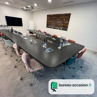Table de conseil d'occasion noire modulable en U : 16 à 20 places