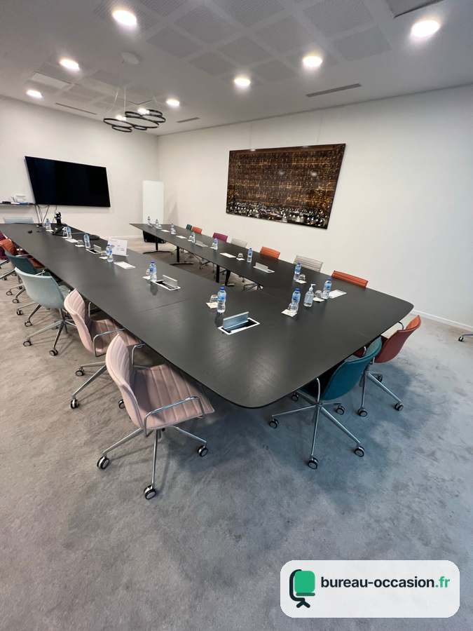 Table de conseil d'occasion noire modulable en U : 16 à 20 places