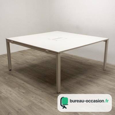 Table de réunion carrée d'occasion blanche avec trappe, 4 à 6 pl.