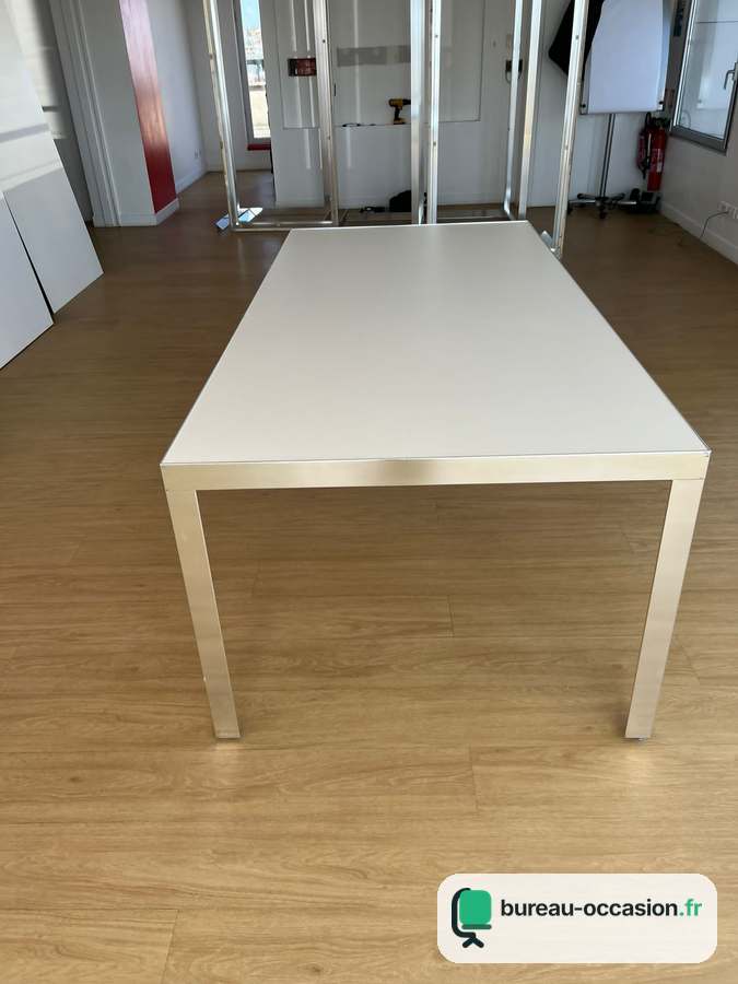 Table de réunion d'occasion blanche, cadre aluminium brossé, 6 pl.