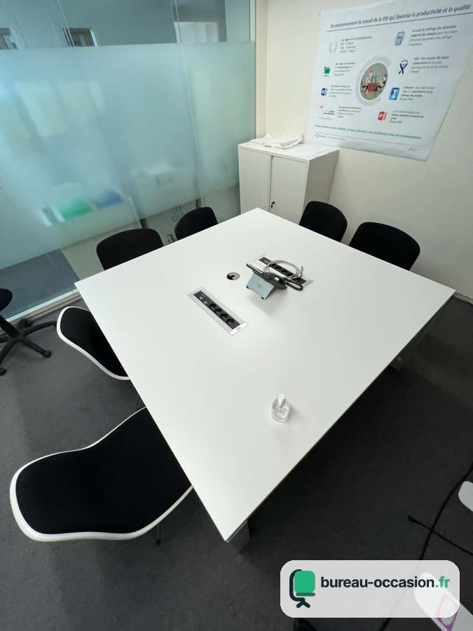 Table de réunion d'occasion blanche : top access, 6 à 8 personnes