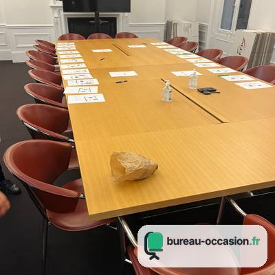 Table de réunion d'occasion modulable en chêne : environ 20 places