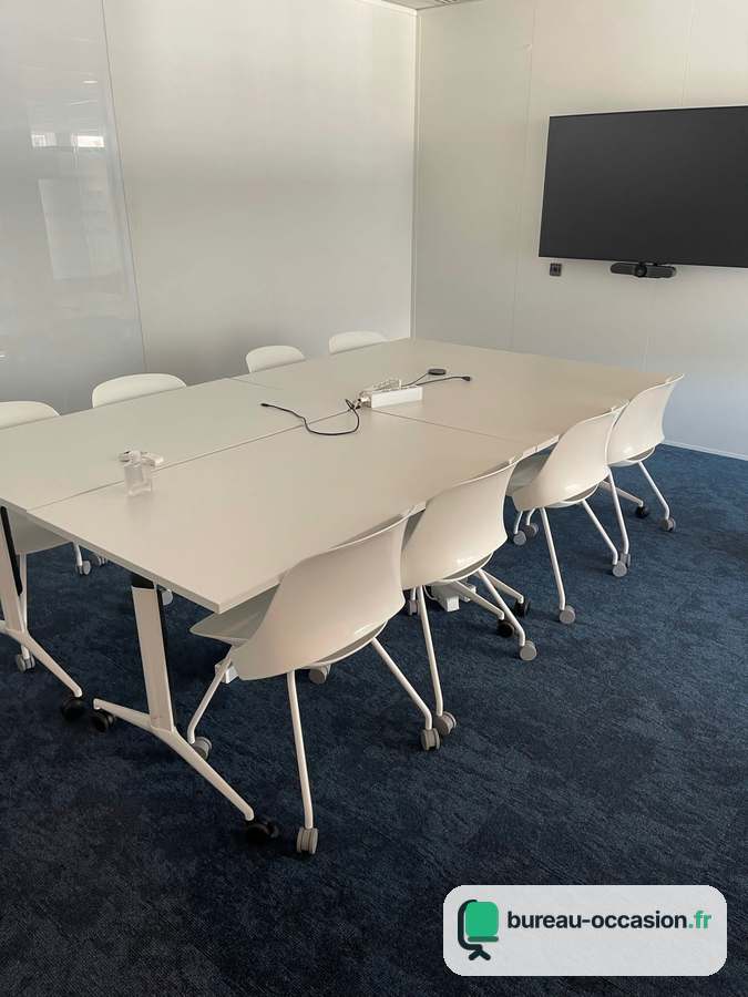 Table de réunion d'occasion tout blanc : 10 places et trappes