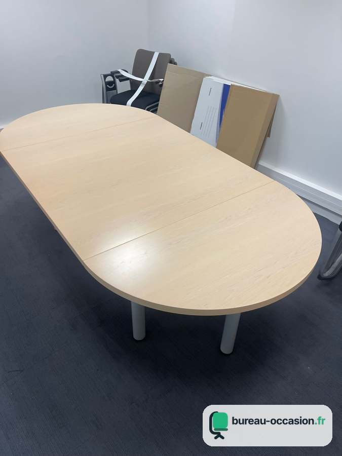 Table de réunion ovale d'occasion en érable : 4 pieds gris, 8 places
