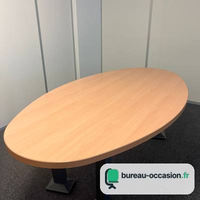 Table de réunion ovale d'occasion ton hêtre sur 2 pieds noirs centraux