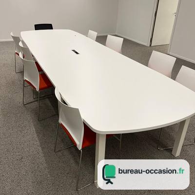 Table de réunion tonneau d'occasion 10-12 places : plateau blanc