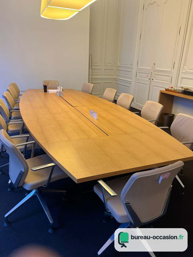 Table de réunion tonneau d'occasion en chêne : 10/12 places, goulotte