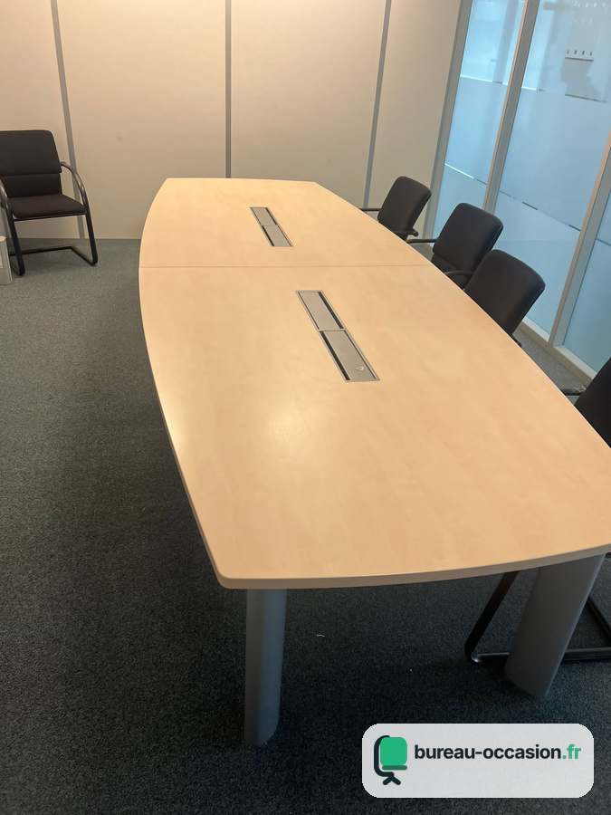 Table de réunion tonneau d'occasion en érable : 2 trappes, 10 places