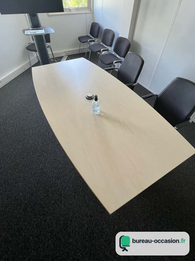Table de réunion tonneau d'occasion en érable : 8 à 10 places
