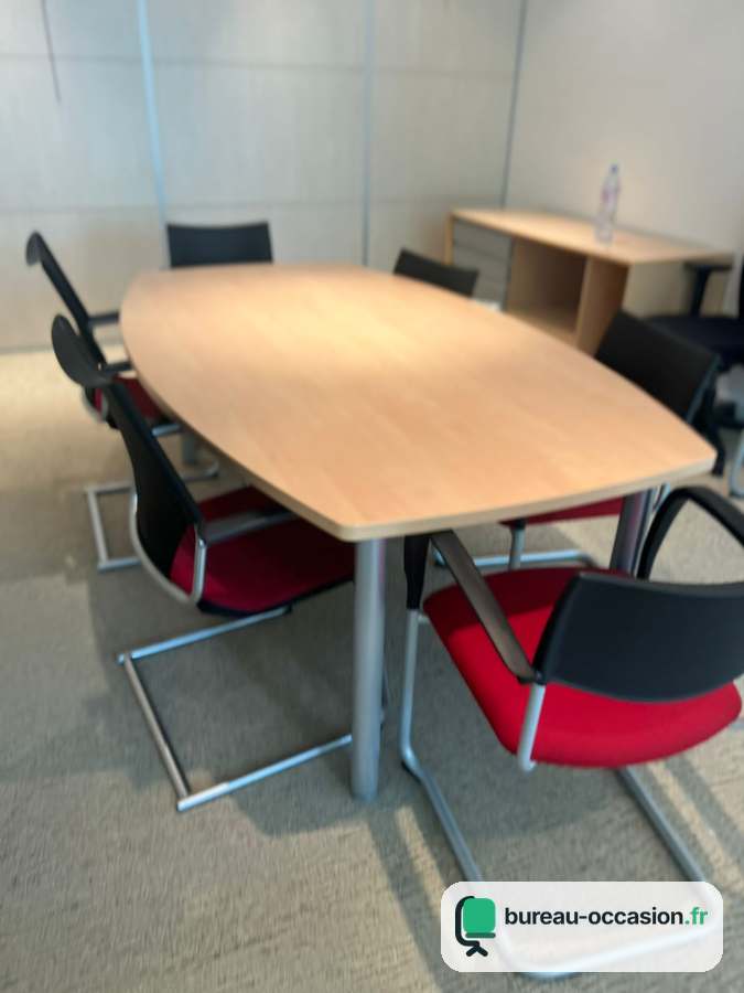Table de réunion tonneau d'occasion hêtre clair : 6 à 8 personnes